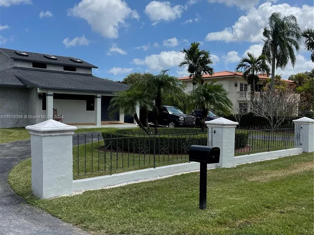 3831 SW 130 ave, Miami FL 33175