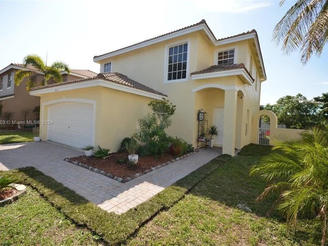 4161 W Silverado Cir, Davie FL 33024