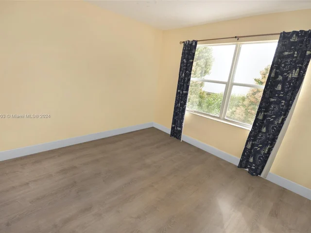 4161 W Silverado Cir, Davie FL 33024