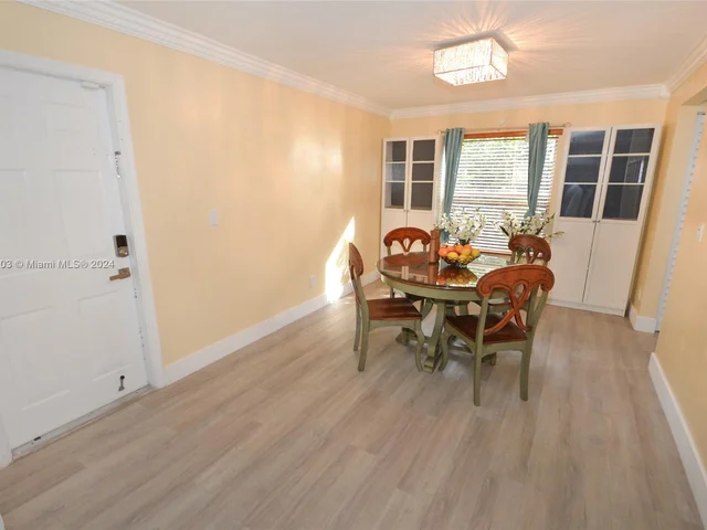 4161 W Silverado Cir, Davie FL 33024