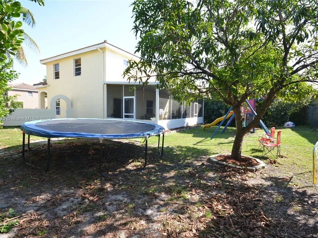 4161 W Silverado Cir, Davie FL 33024