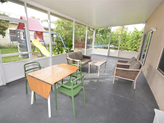 4161 W Silverado Cir, Davie FL 33024