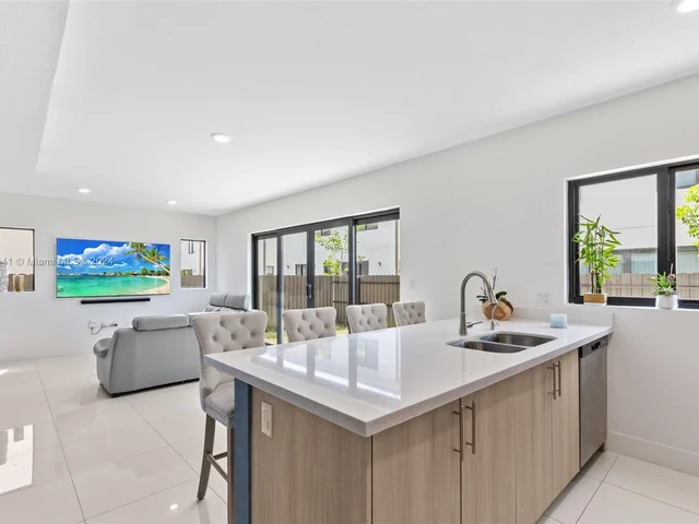 1171 NW 2nd Ter, Florida City FL 33034