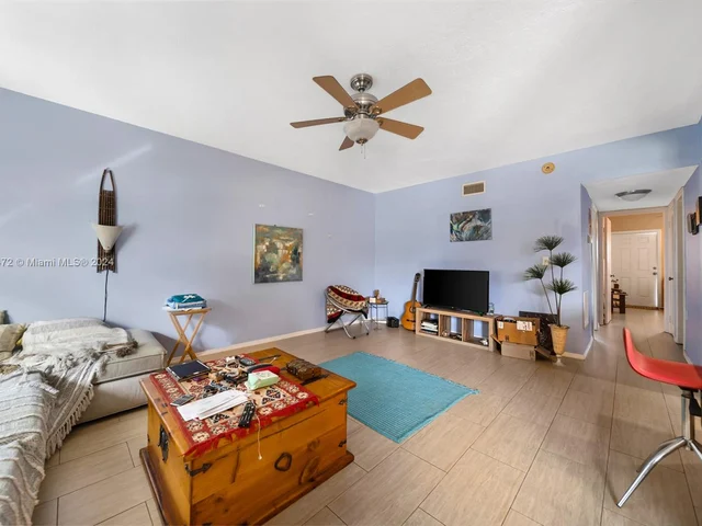 467 Golden Isles Dr # 108, Hallandale Beach FL 33009