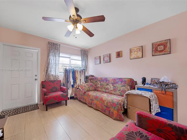 467 Golden Isles Dr # 108, Hallandale Beach FL 33009