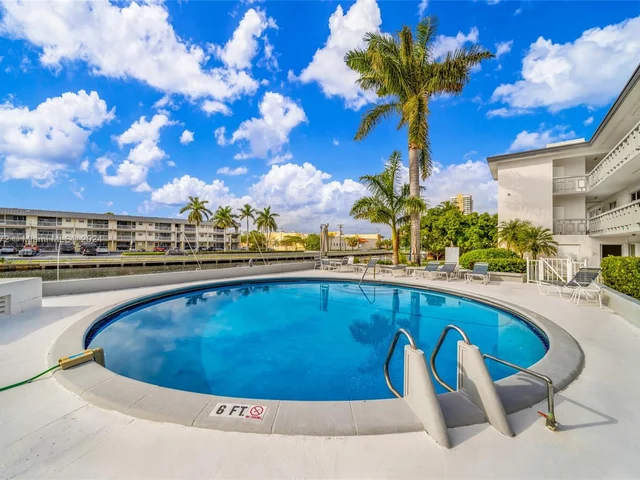 467 Golden Isles Dr # 108, Hallandale Beach FL 33009