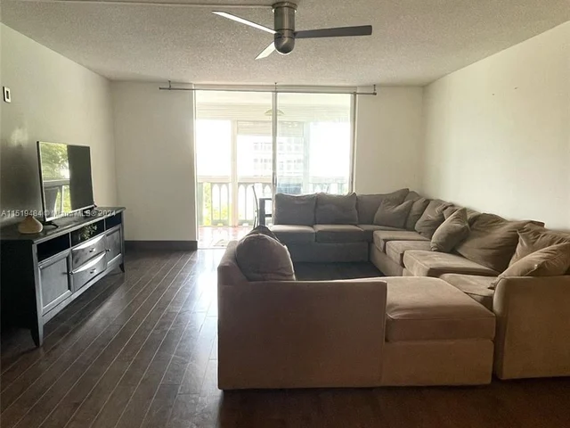 900 NE 12th Ave # 501, Hallandale Beach FL 33009