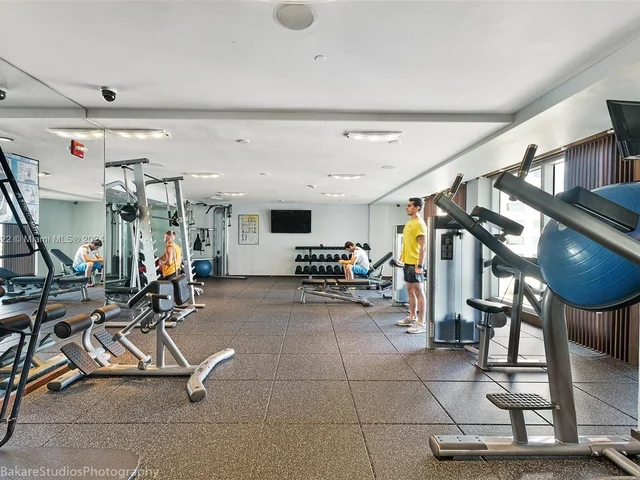 325 S Biscayne Blvd # 1220, Miami FL 33131