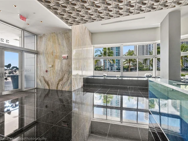 325 S Biscayne Blvd # 1220, Miami FL 33131