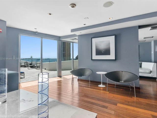 325 S Biscayne Blvd # 1220, Miami FL 33131