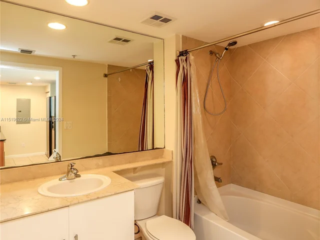 325 S Biscayne Blvd # 1220, Miami FL 33131