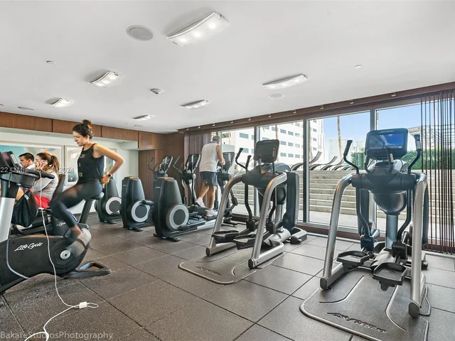 325 S Biscayne Blvd # 1220, Miami FL 33131