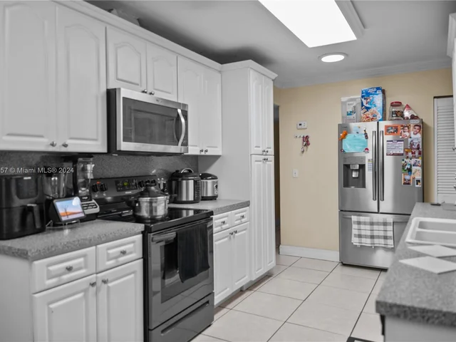 19310 NW 48th Ct, Miami Gardens FL 33055