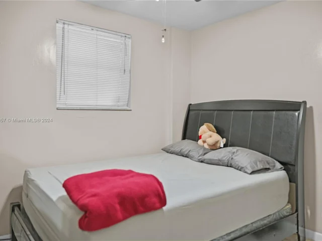 19310 NW 48th Ct, Miami Gardens FL 33055