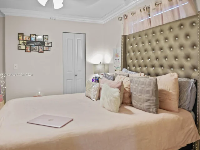 19310 NW 48th Ct, Miami Gardens FL 33055