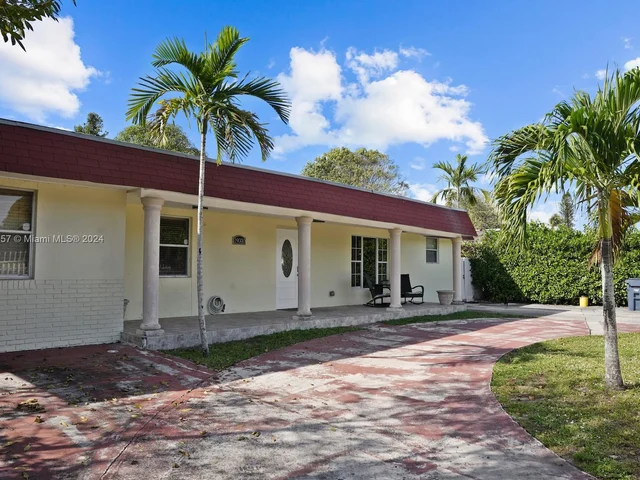 19310 NW 48th Ct, Miami Gardens FL 33055