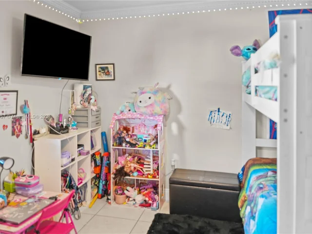 19310 NW 48th Ct, Miami Gardens FL 33055