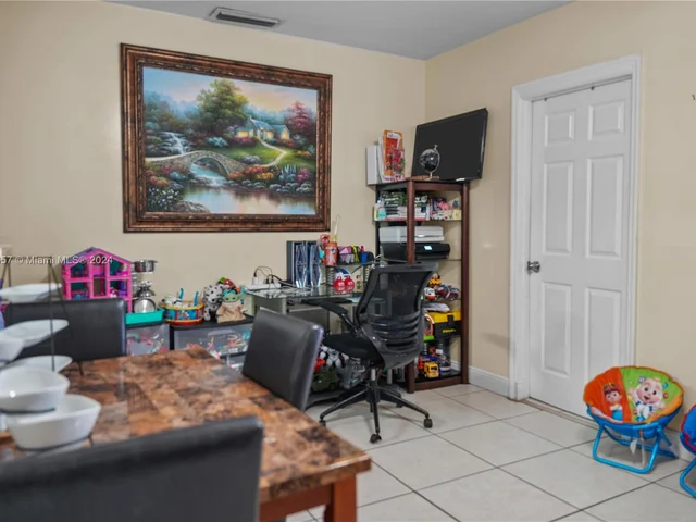 19310 NW 48th Ct, Miami Gardens FL 33055