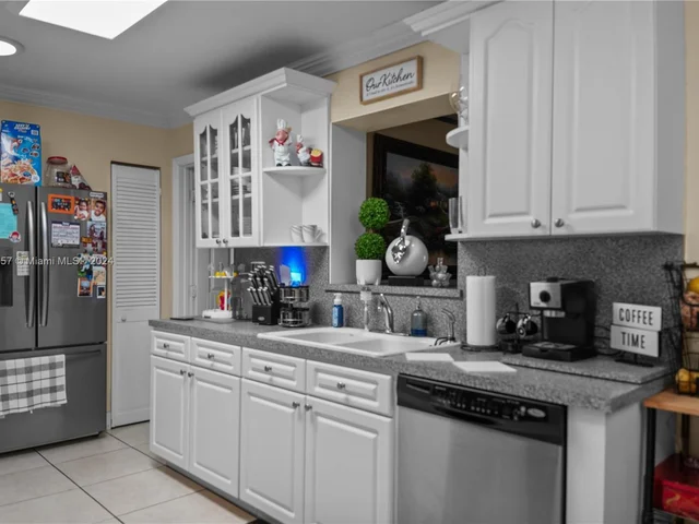 19310 NW 48th Ct, Miami Gardens FL 33055