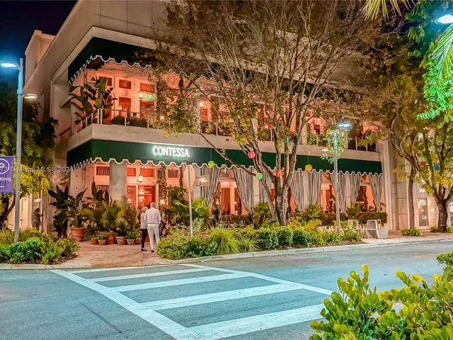 118 NW 45th St, Miami FL 33127