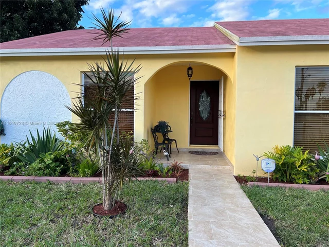 12571 SW 268th St, Homestead FL 33032