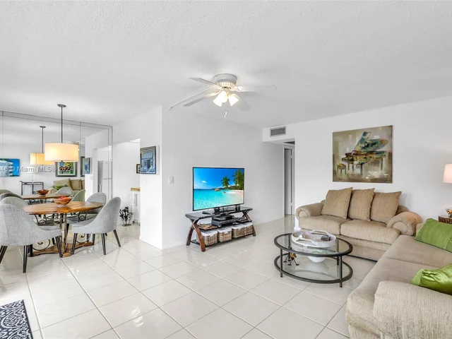 295 Grantham F # 295, Deerfield Beach FL 33442