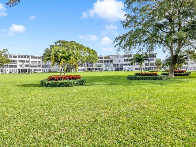 295 Grantham F # 295, Deerfield Beach FL 33442