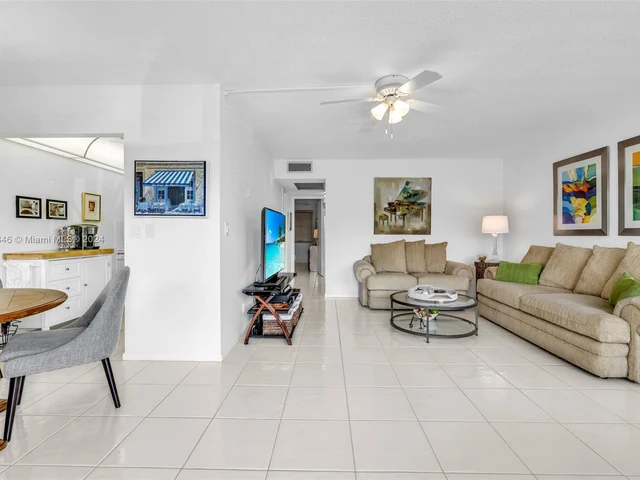 295 Grantham F # 295, Deerfield Beach FL 33442