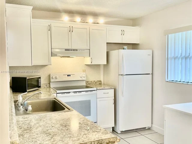 10581 Royal Palm Blvd # 10581, Coral Springs FL 33065