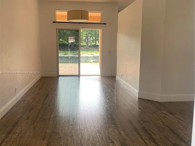 793 Tanglewood Cir, Weston FL 33327