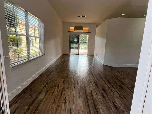 793 Tanglewood Cir, Weston FL 33327