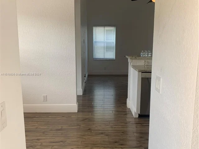 793 Tanglewood Cir, Weston FL 33327