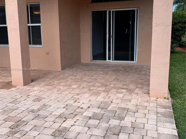 793 Tanglewood Cir, Weston FL 33327