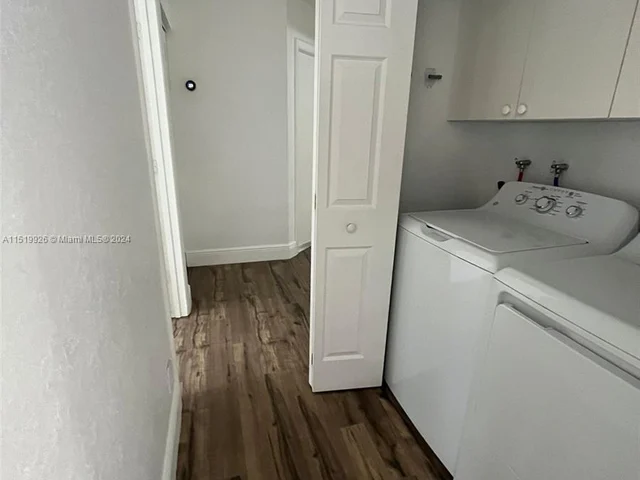 793 Tanglewood Cir, Weston FL 33327