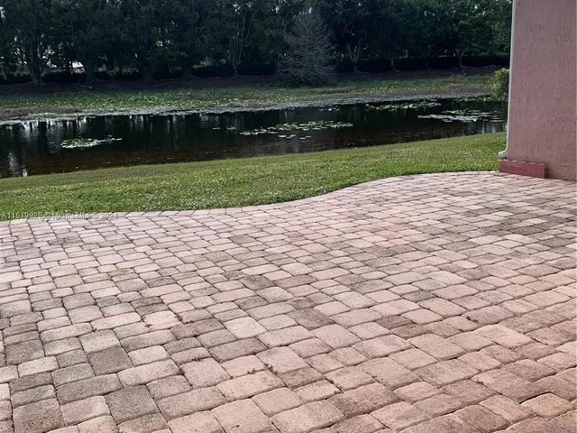 793 Tanglewood Cir, Weston FL 33327