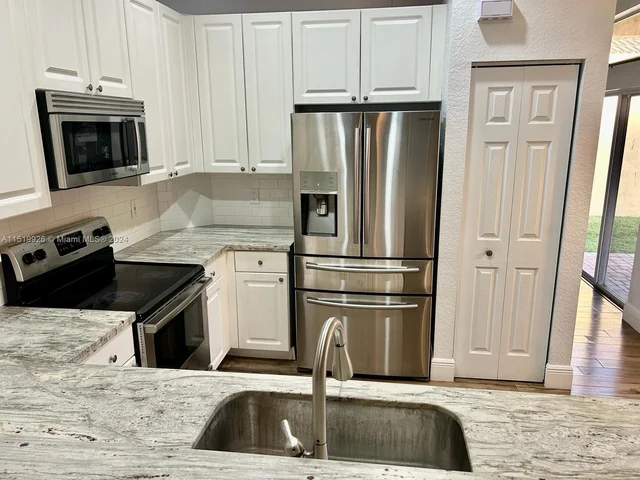 793 Tanglewood Cir, Weston FL 33327