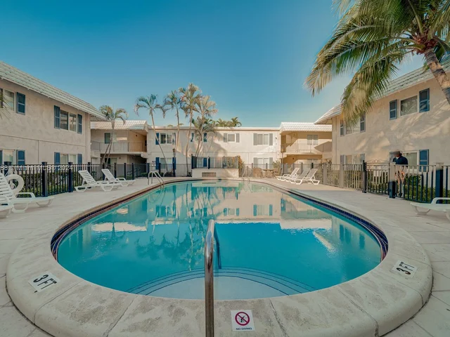 8603 SW 68th Ct # 7, Pinecrest FL 33156