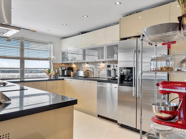 2851 NE 183rd St # 1717E, Aventura FL 33160