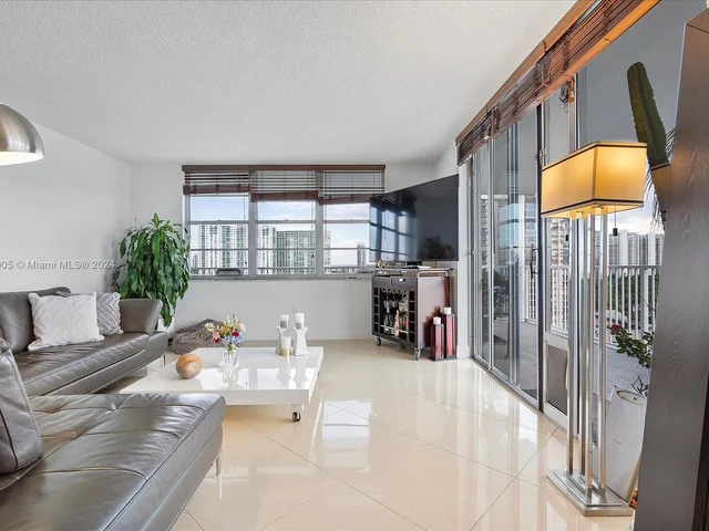 2851 NE 183rd St # 1717E, Aventura FL 33160