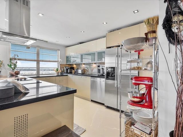 2851 NE 183rd St # 1717E, Aventura FL 33160