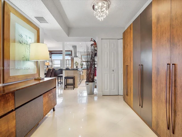 2851 NE 183rd St # 1717E, Aventura FL 33160