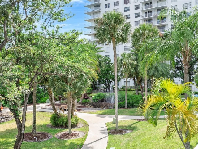 2851 NE 183rd St # 1717E, Aventura FL 33160