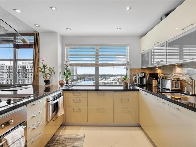 2851 NE 183rd St # 1717E, Aventura FL 33160