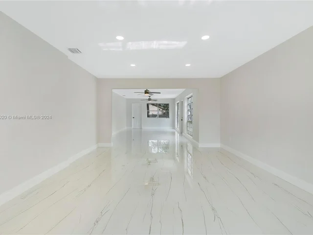 1231 NW 68th St, Miami FL 33147