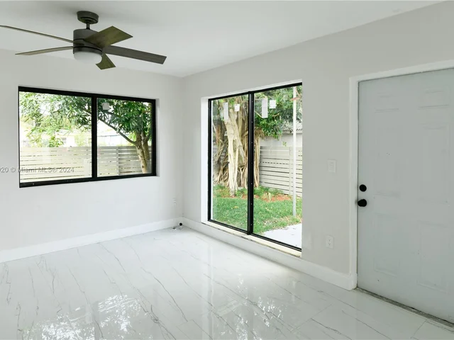 1231 NW 68th St, Miami FL 33147