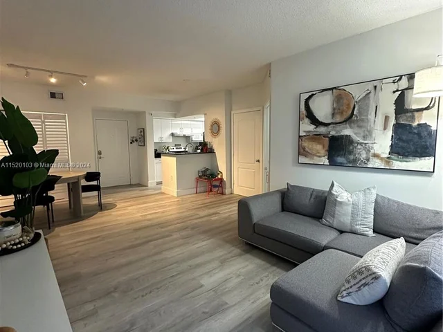 5085 NW 7th St # 1006, Miami FL 33126