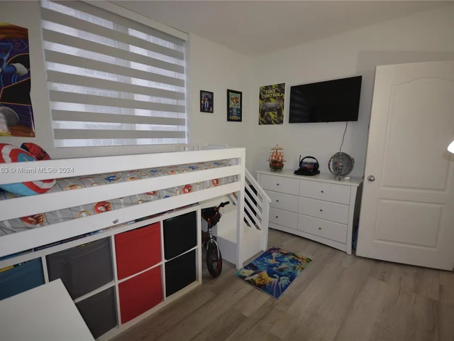 5085 NW 7th St # 1006, Miami FL 33126