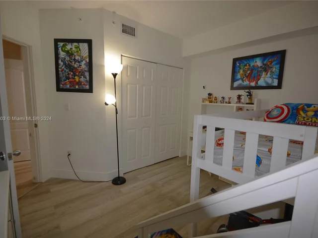 5085 NW 7th St # 1006, Miami FL 33126