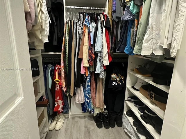 5085 NW 7th St # 1006, Miami FL 33126