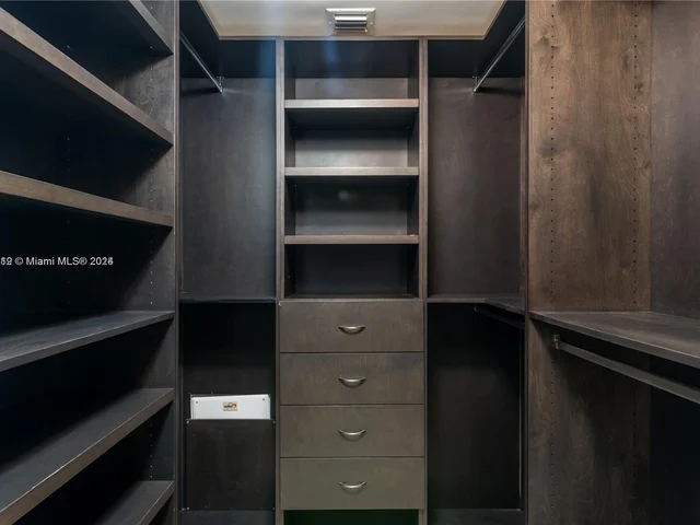 888 Biscayne Blvd # 2103, Miami FL 33132